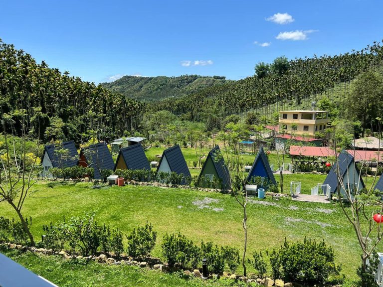 中部寵物露營推薦》鹿露山景咖啡露營區