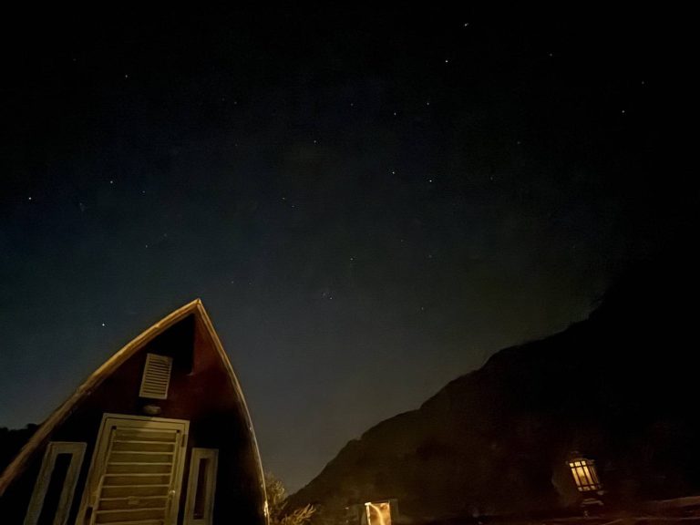 菘畫居露營會館星空圖