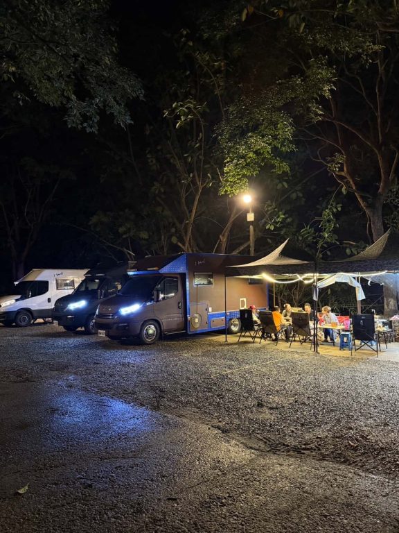 川夏帆船村車泊圖片