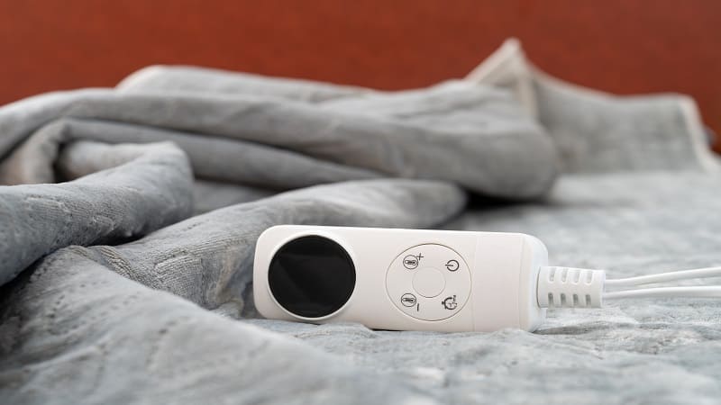 五、露營暖爐的搭配與應用-電毯