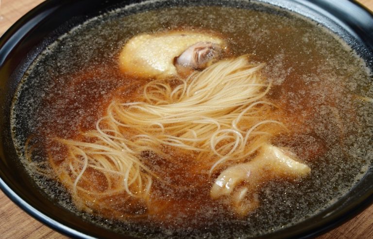 7種冬天露營菜單常見的湯品:當歸鴨麵線